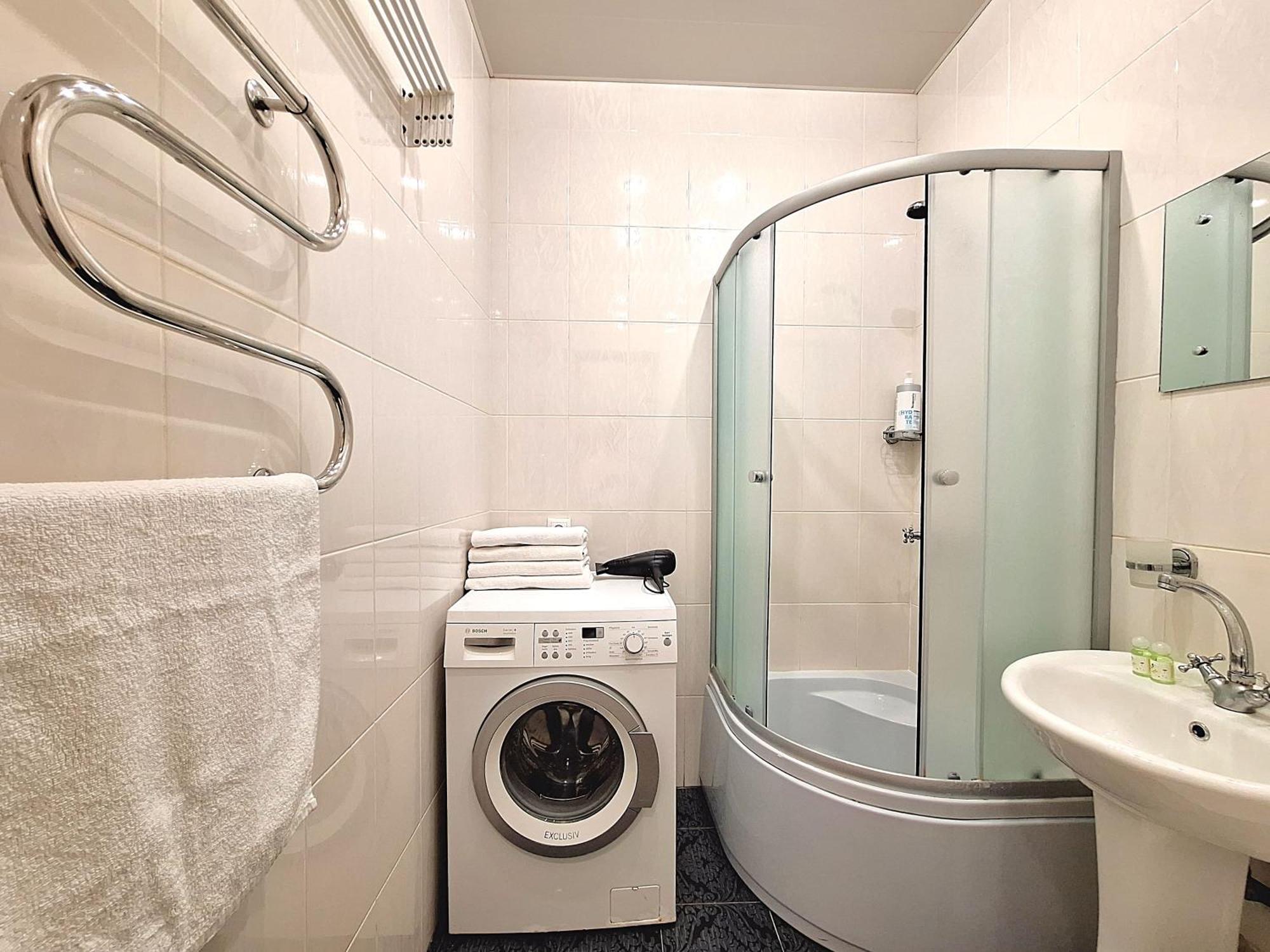 Alex Apartments: 2-room Flat With Private Parking Near Tsum Apartment *