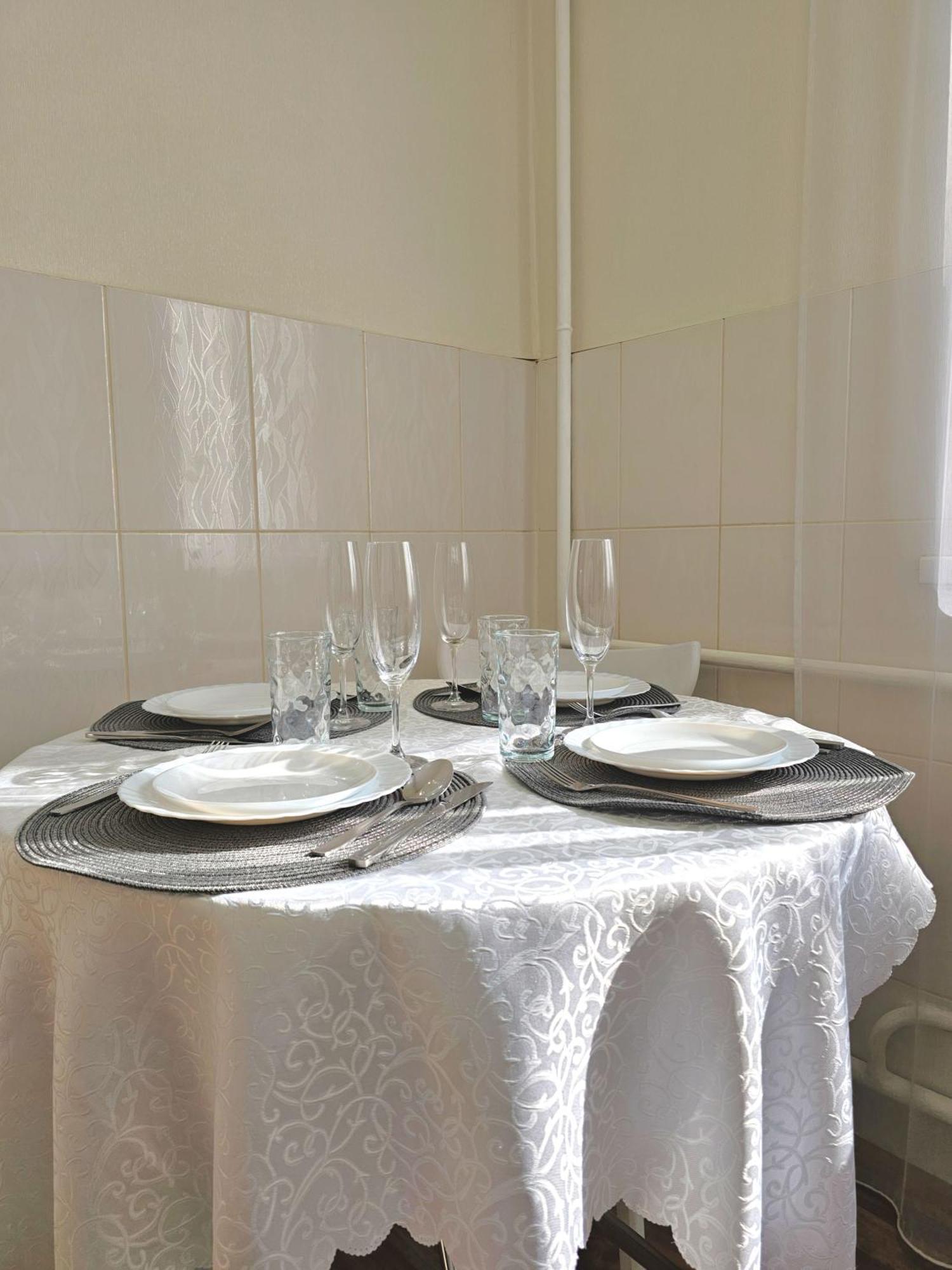 Alex Apartments: 2-room Flat With Private Parking Near Tsum