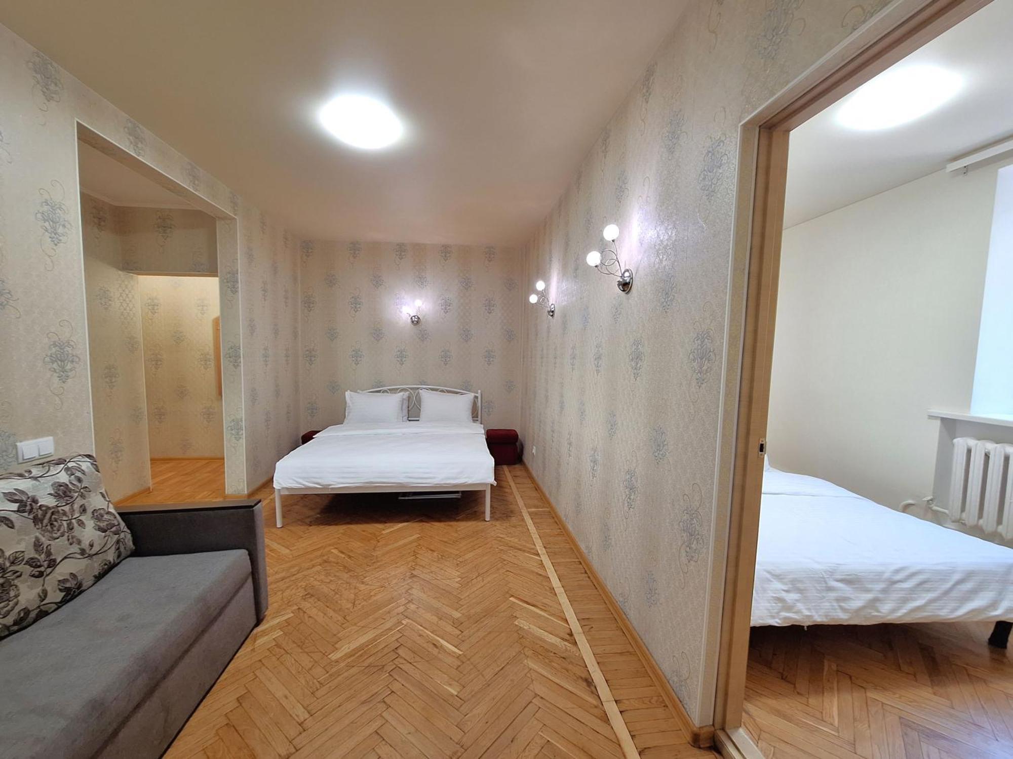 Alex Apartments: 2-room Flat With Private Parking Near Tsum Apartment