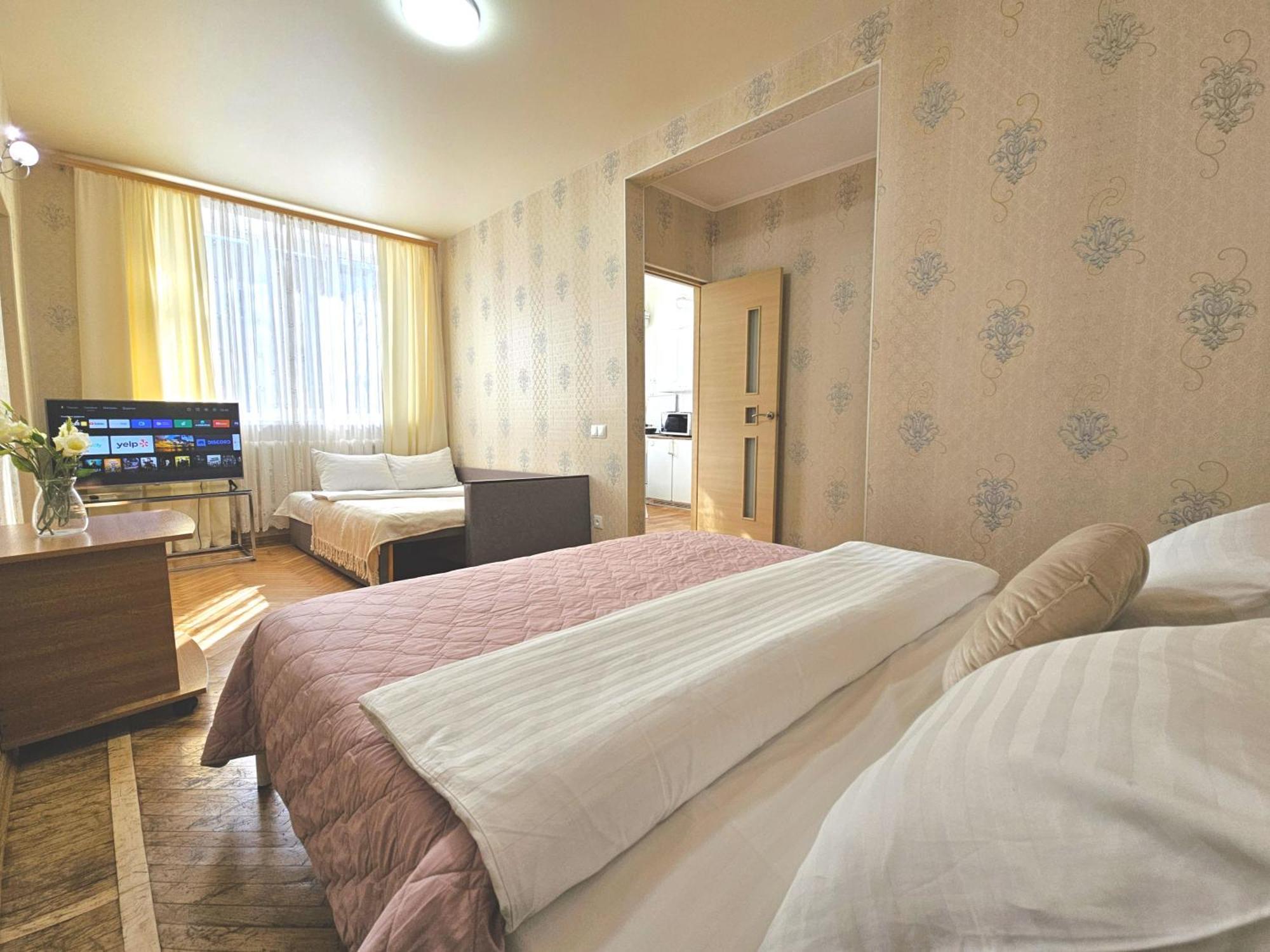 Apartment Alex Apartments: 2-room Flat With Private Parking Near Tsum