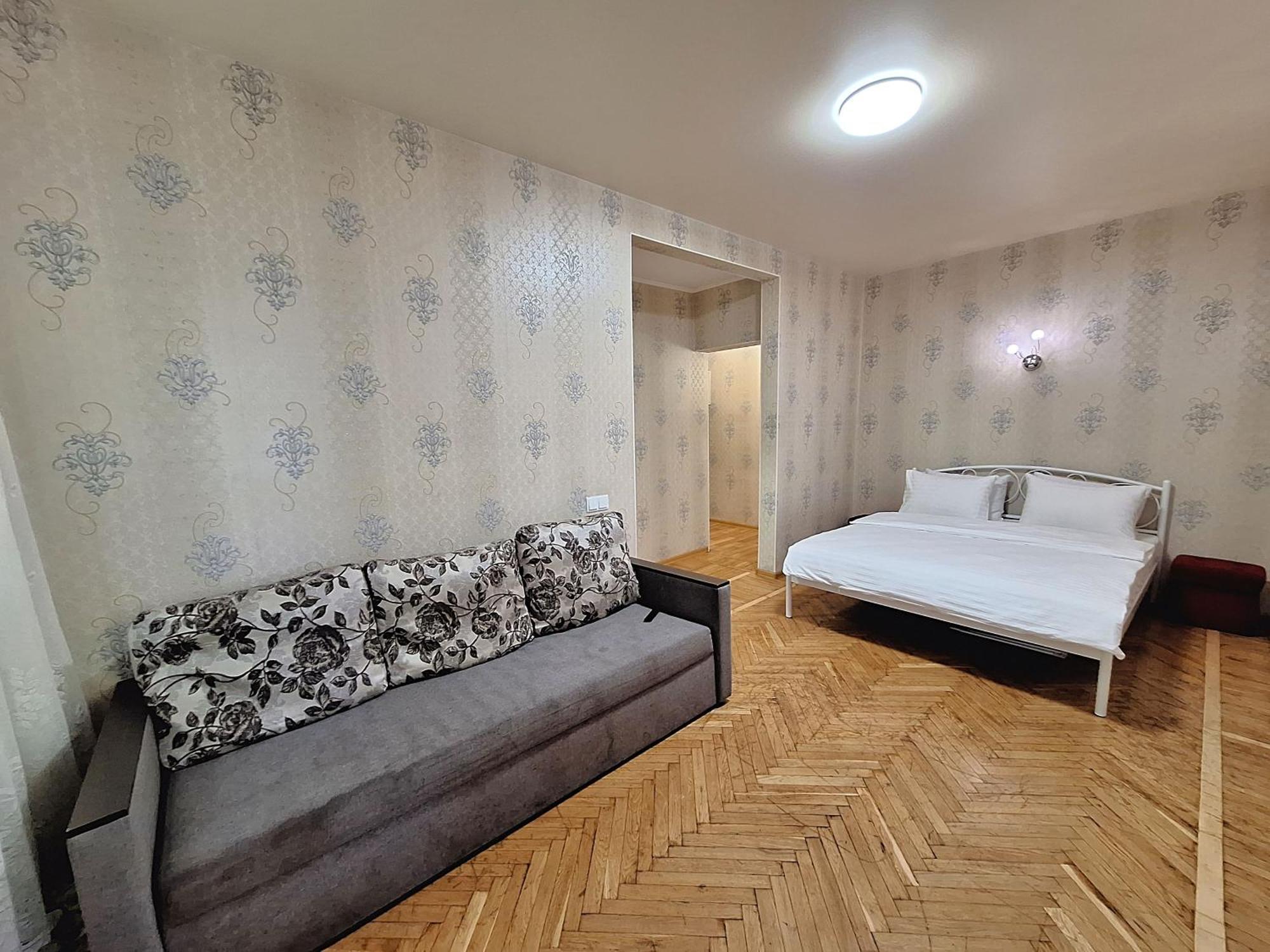 Alex Apartments: 2-room Flat With Private Parking Near Tsum
